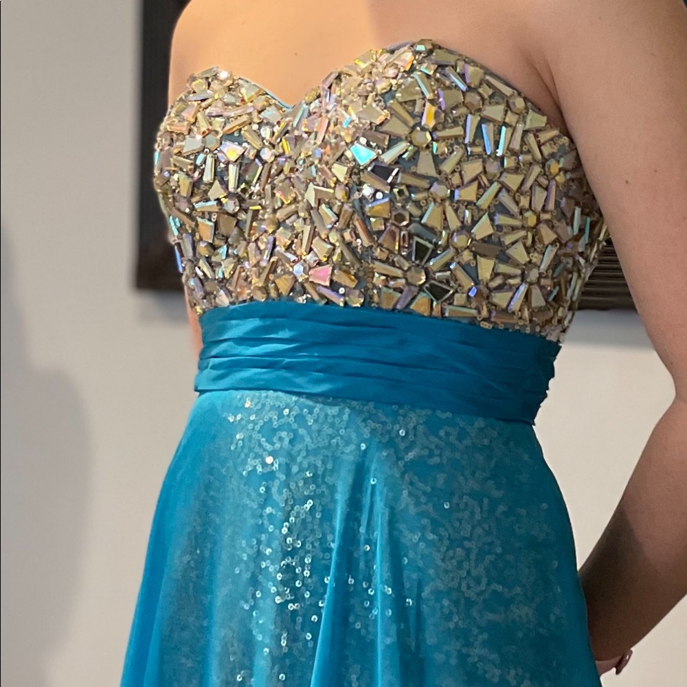 La Femme Prom dress - Beautiful and sparkly!!  Strapless - Picture 7 of 7